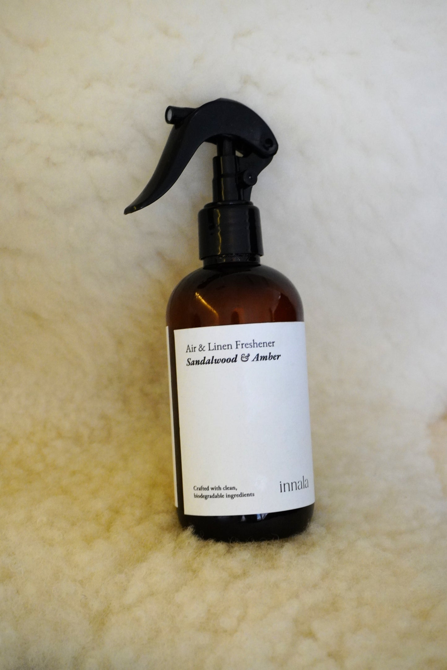 Air & Linen Freshener Sandalwood + Amber 250 ml